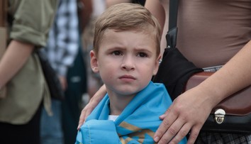 Z maloletých urobili tovar, záujemcovia si vyberajú z katalógu. Rusko hľadá nové rodiny pre unesené ukrajinské deti