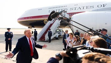 Zažil útoky z 11. septembra aj vojny na Blízkom východe. Ikonický Air Force One po 30 rokoch končí, Trump ukázal nový