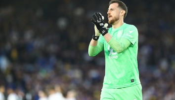 Už zostupujúce Burnley opäť prehralo. Dúbravka ťahal loptu zo siete trikrát
