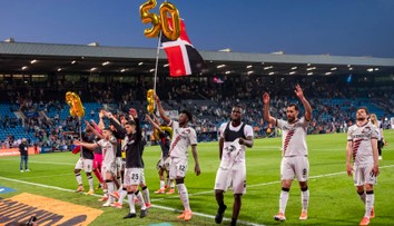 Dokázali to. Famózny Leverkusen s Hradeckým v bráne vyhral Bundesligu bez prehry