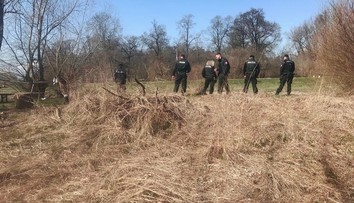 Veľká pátracia akcia pri rieke Morava. Hľadajú 43-ročného muža, ktorý bol s kamarátmi na rybačke