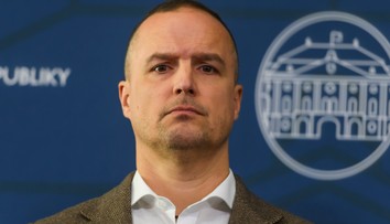 Poradca premiéra David Lindtner sa vzdal funkcie sudcu. Erik Kaliňák ho spomínal ako budúceho možného generálneho prokurátora
