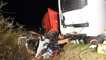 Pri nehode mikrobusu zahynulo 11 ľudí