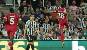 Liverpool musel o tri body srdnato bojovať. Parádny zápas v svätyni Newcastlu urval pre seba v 90. minúte