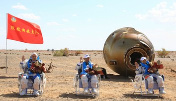 VIDEO: Čínski astronauti sa po 90-dňovej misii vrátili na Zem