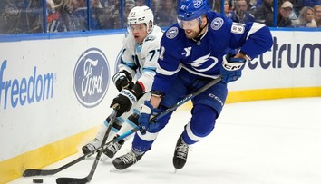 Nabitú noc pre Slovákov v NHL zahájila radosť Černáka. Tampa ukázala dokonalý obrat