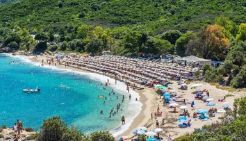 Grécko pred letnou sezónou mení nariadenia. Jedno tvrdo zasiahne ženy, za iné hrozia drakonické pokuty