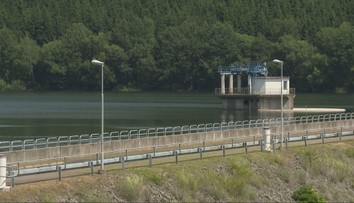 Ľudia neustále bojujú proti výstavbe vodnej elektrárne Málinec. Nechcú sa vzdať svojho života spätého s prírodou