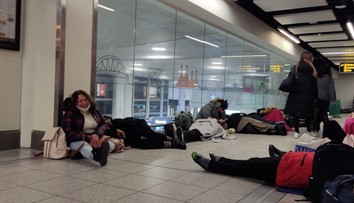 Uviazli na londýnskom letisku na 24 hodín. Slovenské učiteľky zažili noc, na ktorú nezabudnú