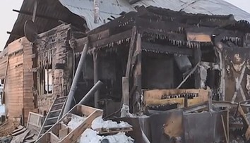 Obrovské nešťastie. Matka prišla o život v horiacom dome, predtým z neho stihla vytiahnuť päť detí