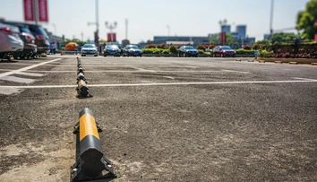 Išiel na pohotovosť a zaplatil šokujúcu sumu za parkovné. Účet mu zhltol takmer polovicu výplaty