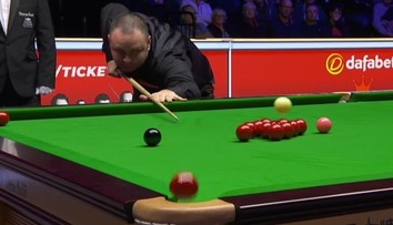 VIDEO: Nešťastie v šťastí. Hráč snookru predviedol neuveriteľný strk