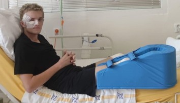 Vysoko infekčné ochorenie ho pripravilo o nohy. Mladík (17) z Česka teraz potrebuje protézy