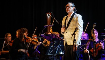 Desivé zranenie slovenského muzikálového speváka. Počas predstavenia ho do oka zasiahol oštep