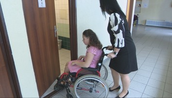 Zľaknú sa a nevedia, čo sa s ich telom deje. Pre dievčatá so zdravotným znevýhodnením je dospievanie náročnejšie