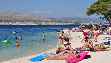 Autom, vlakom či letecky? Zisťovali sme, koľko vás môže stáť cesta do Chorvátska