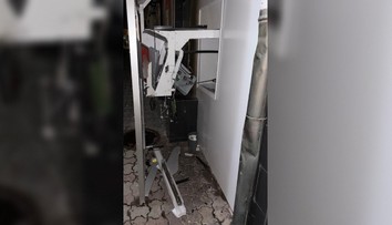 FOTO a VIDEO: Bankomat vybuchol policajtom pod nosom. Nové zistenie naznačuje, že zlodeji mali pomoc zvnútra