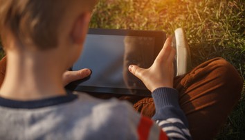 Deti fungujú na sociálnych sieťach skôr, ako im dajú rodičia kľúče od domu