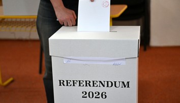 Na Slovensku sa začalo referendum. Rozhoduje sa o Ficovej rente aj návrate ÚŠP a NAKA