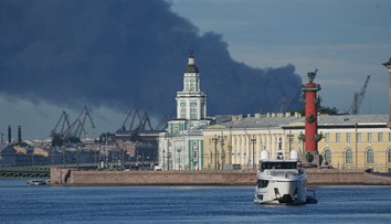Petrohrad pod paľbou dronov. Obyvateľov vyzvali, aby radšej nevychádzali von