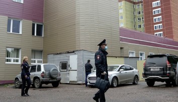 Na vlasoch a rukách Navaľného našli stopy priemyselných chemikálií