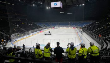VIDEO: Tu má hrať elita sveta? Pozrite si, v akom biednom stave je hokejový štadión mesiac pred ZOH