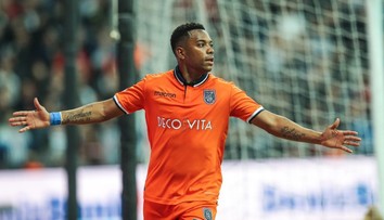 Súd potvrdil Robinhovi 9-ročný trest za znásilnenie. Brazílčan trvá na svojej nevine