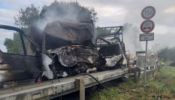 Vodič dodávky mal len 20 rokov, známa je možná príčina nehody. Tragická zrážka pri Kolárove má štyri obete