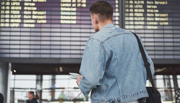 „Je možné, že tento rok na dovolenku nepoletíte,“ tvrdí expert. Hrozí peklo na letiskách, rušenie aj nečakané poplatky