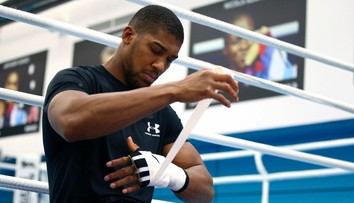 Joshua si našiel nového súpera: Millera, ktorý dopoval, nahradí Mexičan Ruiz