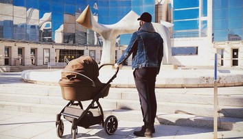 Herec sa pochválil nádhernou fotkou so synčekom. Rastie ako z vody!