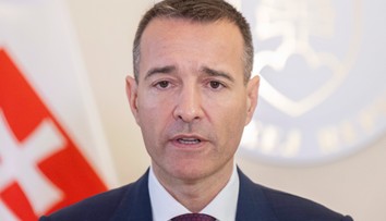 Tomáš Drucker ustupuje rodičom. Ak chcú mať dieťa namiesto škôlky doma, nemusia mať maturitu