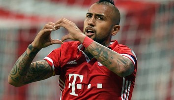 Arturo Vidal prestupuje z Bayernu do Barcelony
