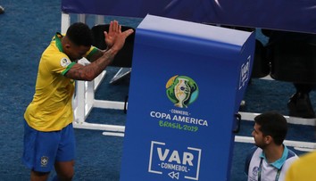 VIDEO: Skvelý zápas zatienil hulvátskym správaním. Jesus sa správal ako nepríčetný