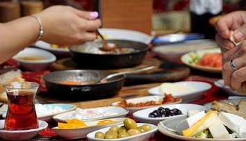 Zjedli populárne jedlo a zomreli: Pre muža sa dovolenka zmenila na horor, neprežila žena ani jeho dve deti