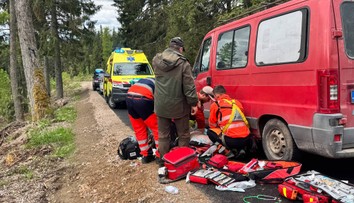 Dráma pod Kráľovou hoľou. Skupina robotníkov sa takmer zrútila do doliny, vodič dodávky zomrel
