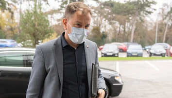 Premiér Matovič vypovedal na NAKA, s médiami po výsluchu nekomunikoval