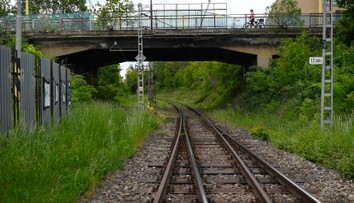Mimoriadna udalosť vo Vrútkach. Vlaky sa stretli oproti sebe, od zrážky ich delilo pár metrov