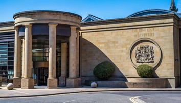 Bez jej vedomia jej podal potratový liek. Bývalý záchranár skončil za smrť plodu vo väzbe