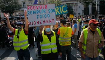 Žlté vesty vo Francúzsku opäť protestujú