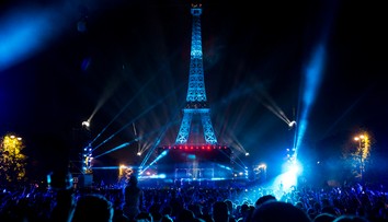 Parížom znela futbalová hymna. Čo na ňu hovoríte?