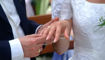 Nemajú vlastné bývanie či dostatok peňazí. Zisťovali sme, prečo sa mladí Slováci sobášia menej