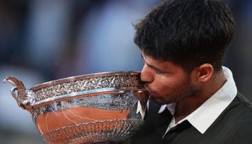 Alcaraz symbolicky napodobnil svoj najväčší idol. „Najlepšie finále v histórii,“ reagujú osobnosti