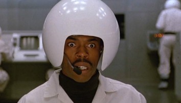 Herecká legenda z Policajnej akadémie. Prehovoril o ikonickej postave, ktorú milujú Slováci