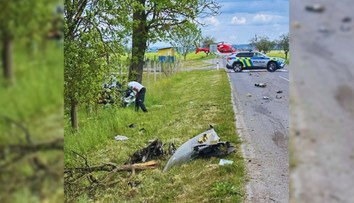 Tragická nehoda na strednom Slovensku. Vyhasol život mladého muža, z auta nezostalo nič