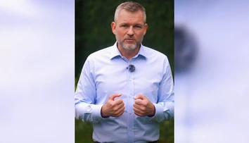 Polícia preveruje podozrenia z nelegálneho financovania kampane Pellegriniho. Vypovedať už bol známy influencer