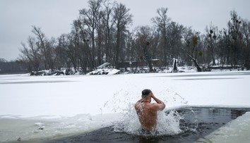 Smrteľná výzva na zamrznutom rybníku: Muž zaplatil životom za pokus o virálne video, všetko si natáčal
