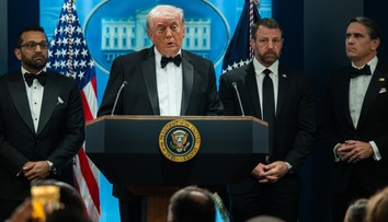 Streľba počas večere s Trumpom. Hostia sa skrývali pod stolmi, prezidenta evakuovali