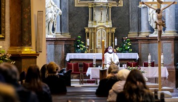 Katolícki biskupi kritizujú opätovný lockdown. Nepáči sa im zákaz bohoslužieb
