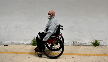 Ľudia so ZŤP dostanú jednorazovo viac peňazí na úpravu bytu, kúpu auta či pomôcky